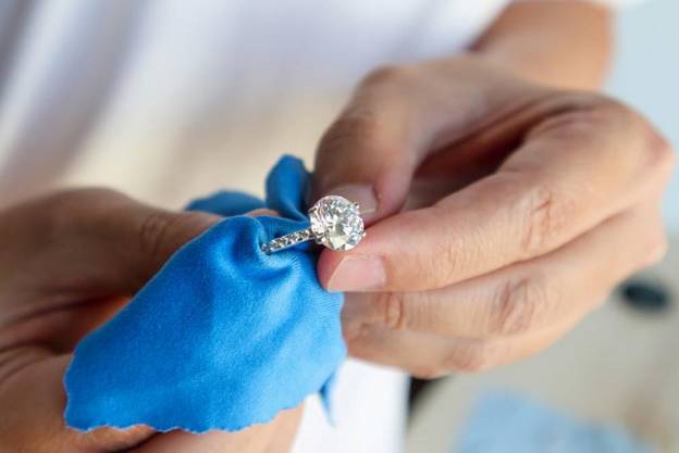 3 Tips for Caring for a Moissanite Engagement Ring at Home