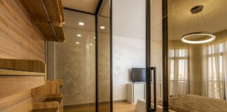 Innovative Approaches to Incorporating Glass Partitions in Home Design