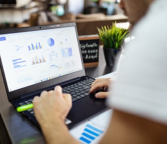 From Clicks to Customers: Taking Advantage of Local Business Listings