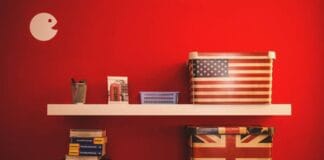 The Benefits of Floating Shelves for Home Organization