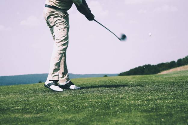 As a beginner golfer you should have in mind that golf is not just about mastering swings and putts. Leveraging technology to enhance your learning experience and performance on the course is also part of it. 