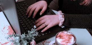 Why Custom Scrunchies Are the Ultimate Fashion Statement