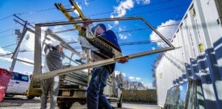 Why Developers are Choosing Glass for Large Commercial Projects