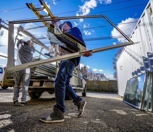 Why Developers are Choosing Glass for Large Commercial Projects