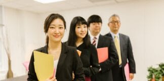 Crafting Compelling Personal Profiles for Career Success Crafting Compelling Personal Profiles for Career Success