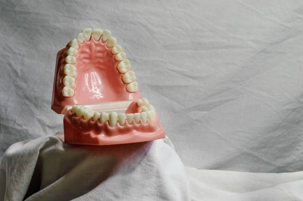 Advanced Dental Implantology: Elevate Your Career with Online Training