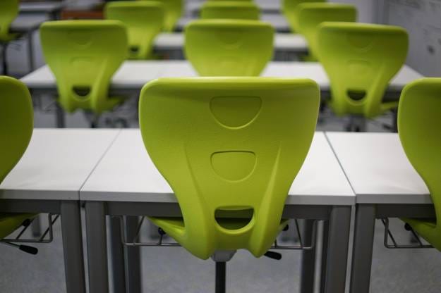 Maximizing Learning Efficiency with Ergonomic School Desk Design