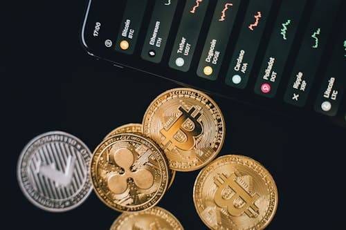 5 Cryptocurrencies to Invest in Before 2025 Ends