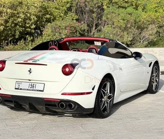 Experience the Thrill of Driving Supercars Across Dubai