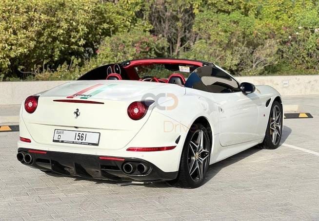 Experience the Thrill of Driving Supercars Across Dubai