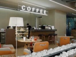 How Independent Cafés Compete With Chains Through Branding