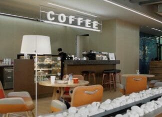 How Independent Cafés Compete With Chains Through Branding