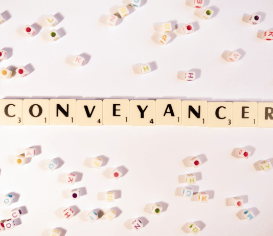 How to Navigate the Conveyancing Process When Relocating for a Senior Role