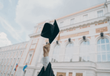 4 Best Online Diploma Services for Novelty and Replacement Copies