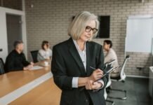 How to Introduce Workplace Change Without Leaving Employees Confused or Disengaged